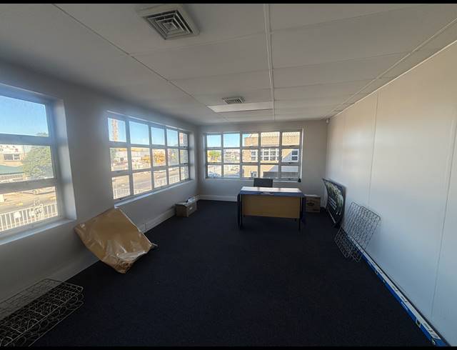 1,163M² WAREHOUSE TO LET IN PAROW INDUSTRIAL